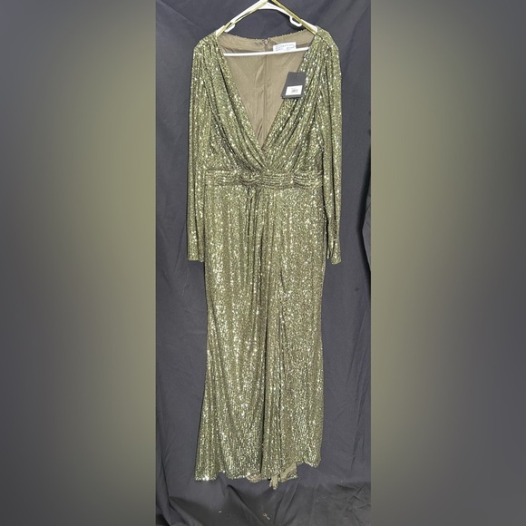 IEENA FOR MAC DUGGAL 26490 NWT Sequined Long Sleeve Gown in Olive Green - Picture 4 of 9